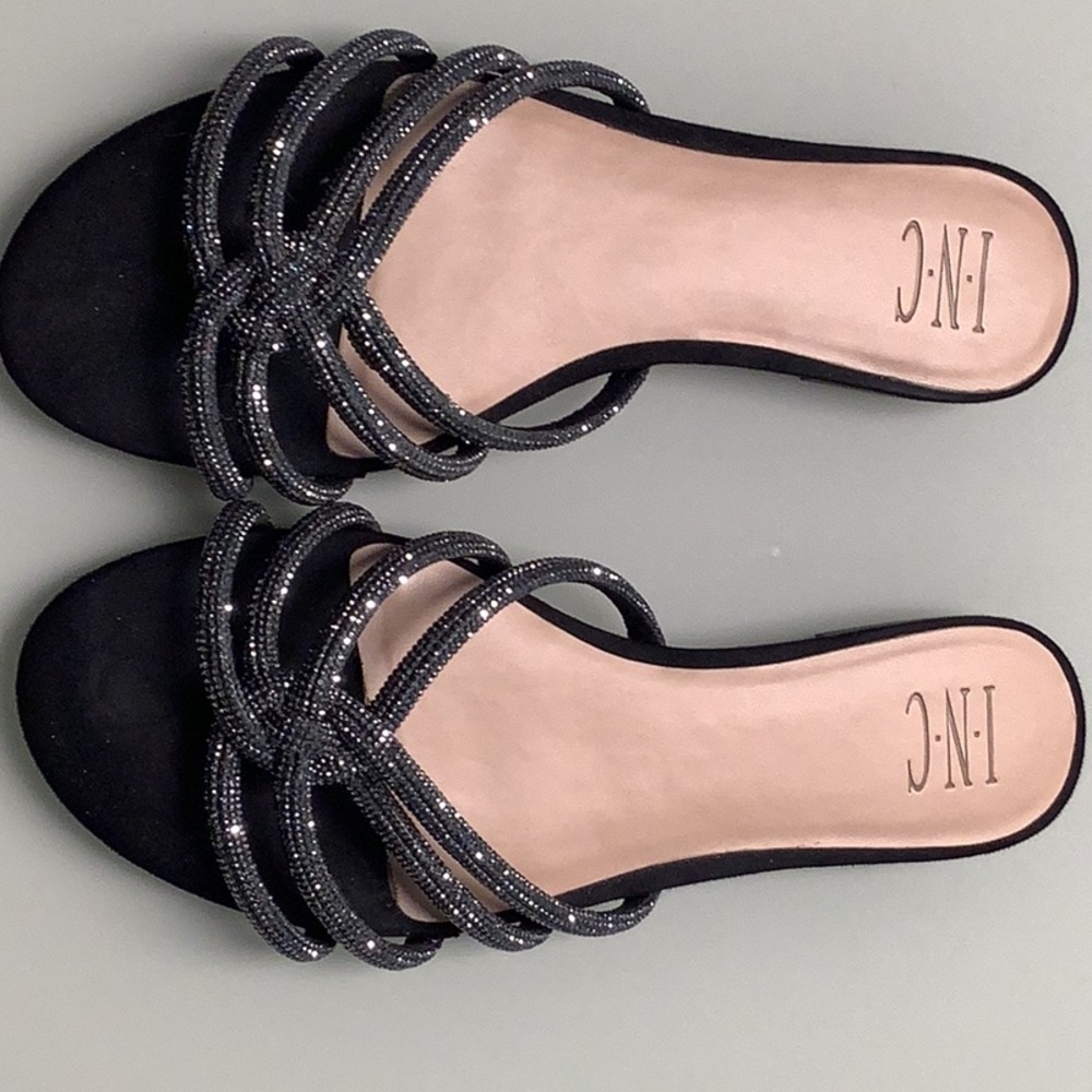 DRESSY SLIP-ON FLATS